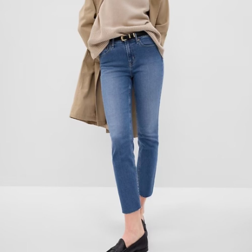 Gap Mid Rise Vintage Slim Jeans with Washwell